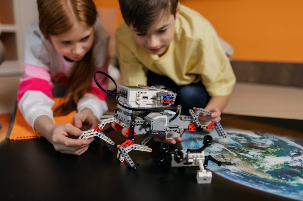 Робототехника в детском творчестве онлайн